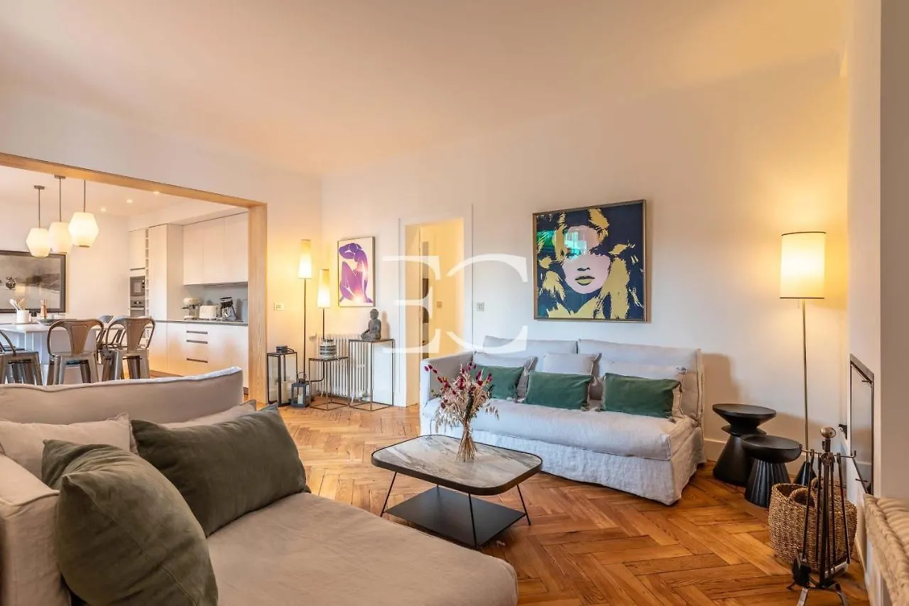 Easy Cles- Town House Garden Hammam Villa Biarritz 0*,