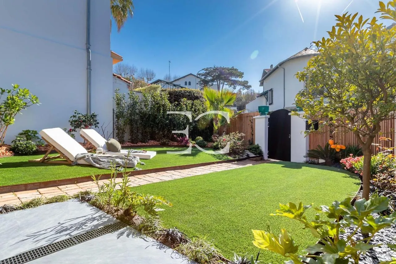 Easy Cles- Town House Garden Hammam Villa Biarritz 0*,